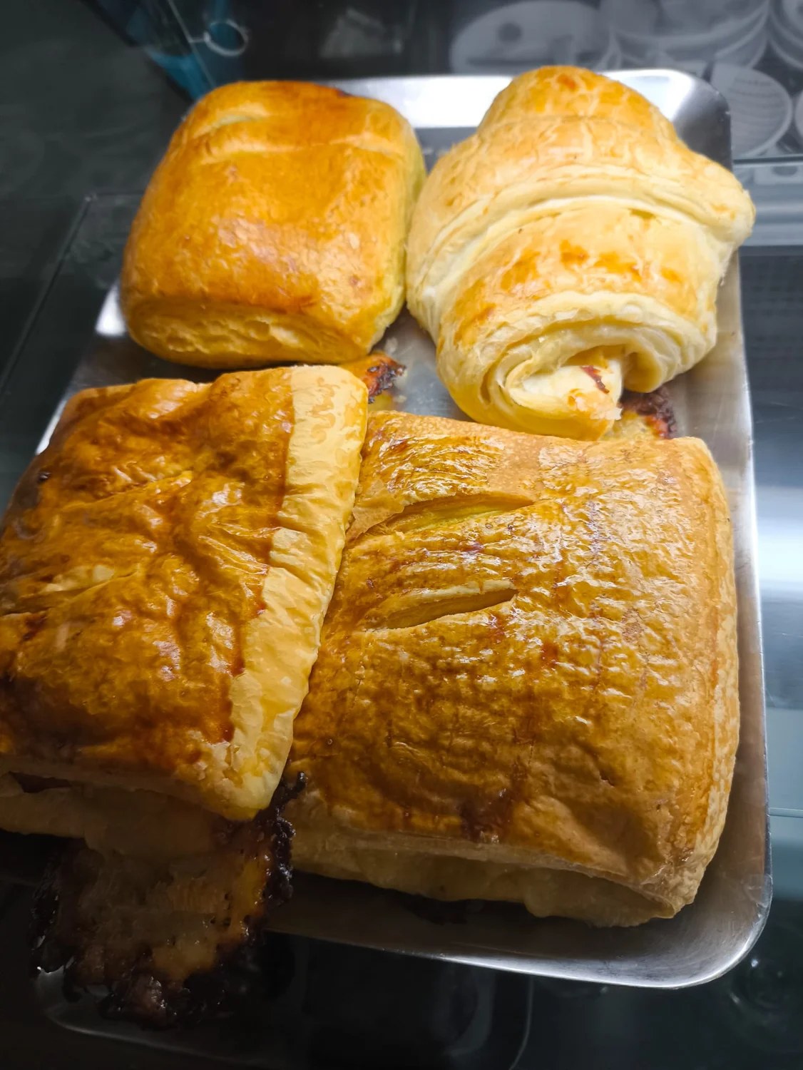 Folhados e pastelaria — fotografia real da Padaria do Pilado